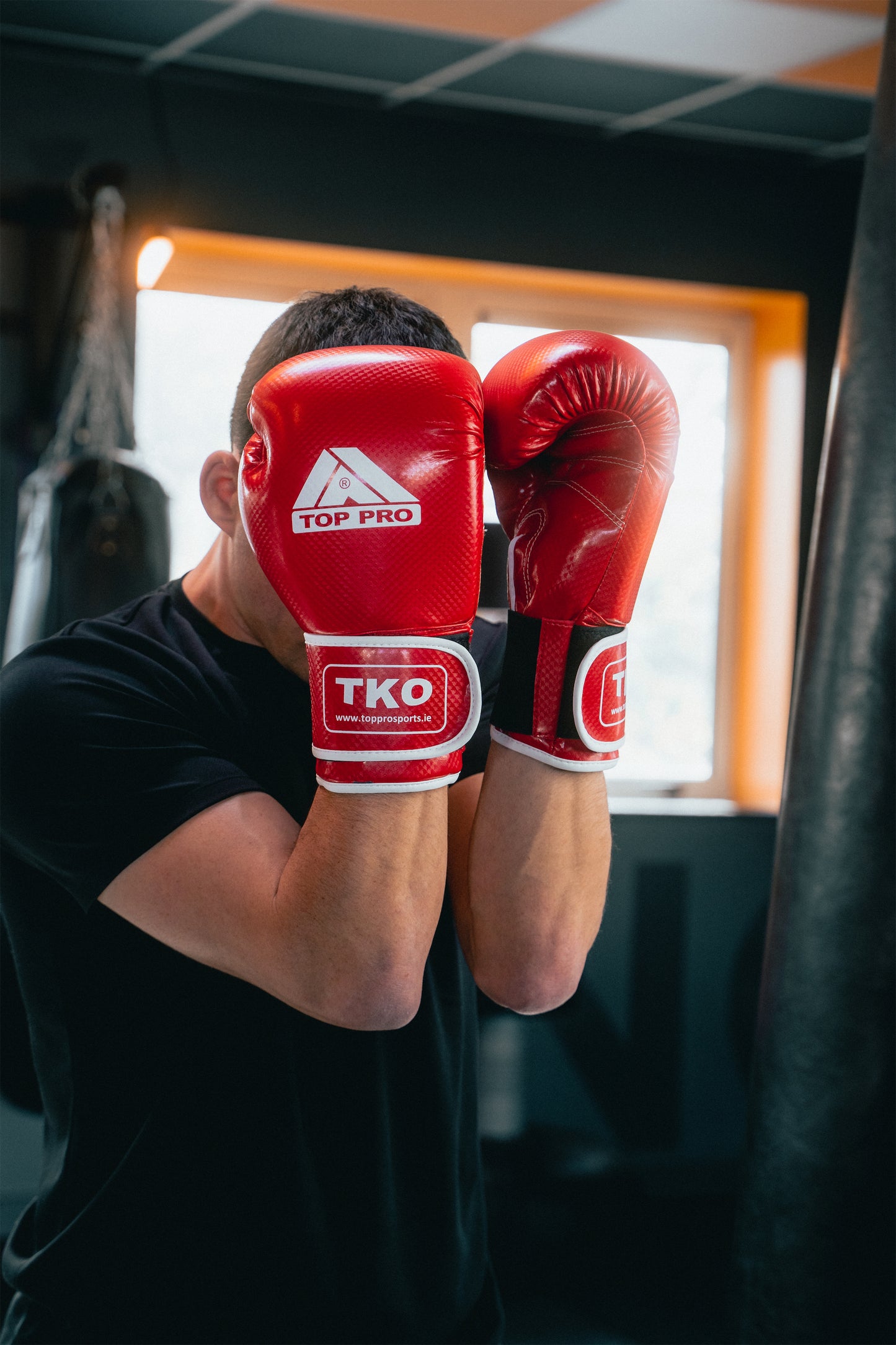 TKO Carbon Boxing Glove